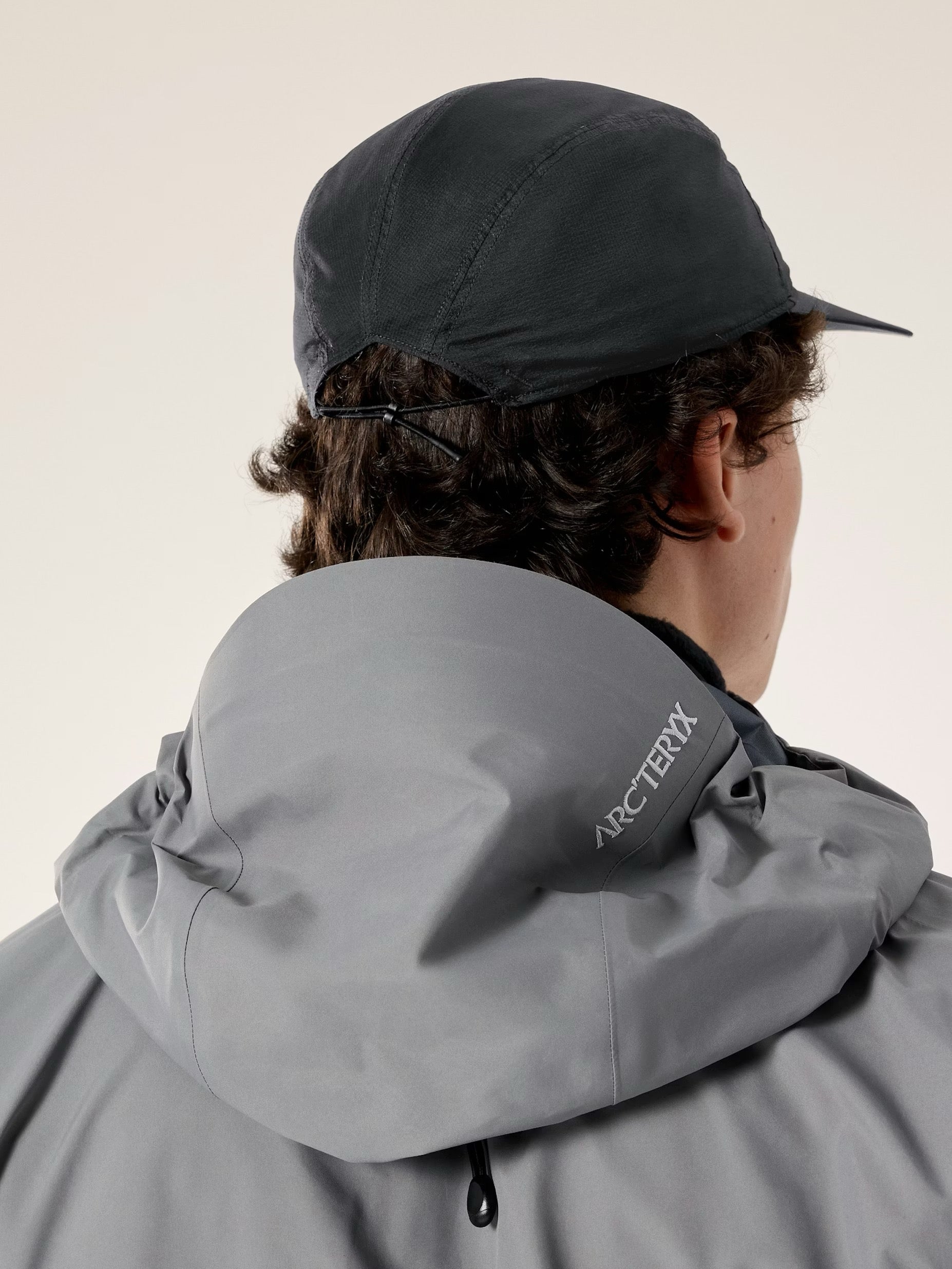 Aerios 5 Panel Cap - Black / Arctic Silk – Run Store Zurich