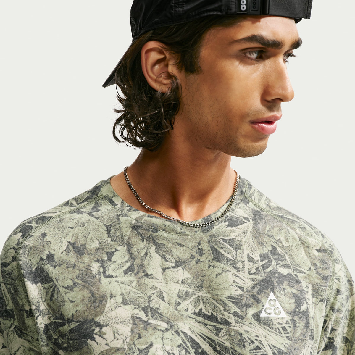 ACG Solar Chase Chamo Camo Men's Dri FIT ADV Trail Running Top in Sequoia/Light Army/Summit White